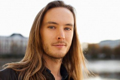 Сколько растут волосы до плеч у мужчин