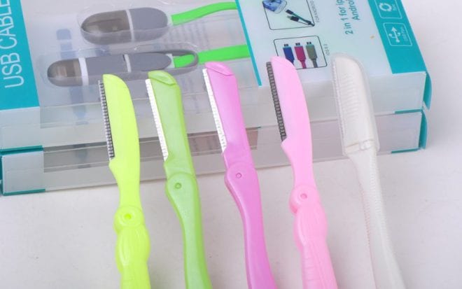 триммер для коррекции бровей